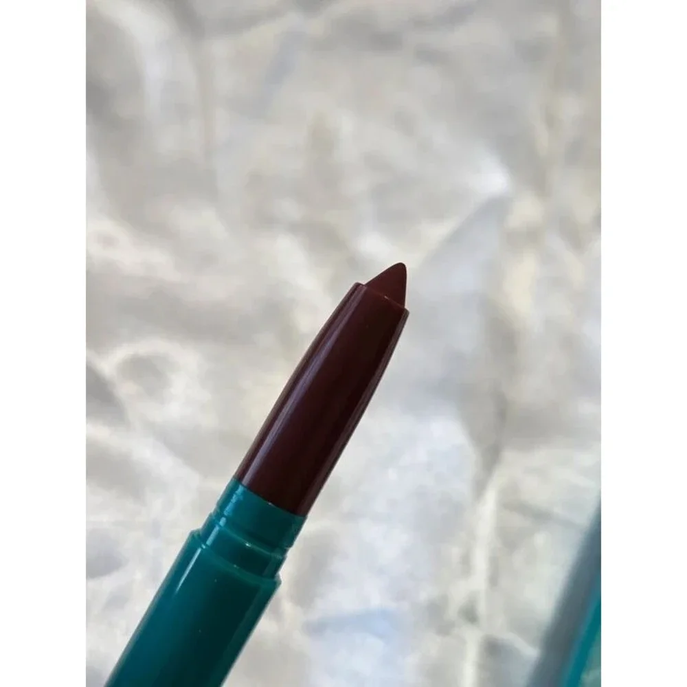 Thrive Infinity Waterproof Eyeshadow Stick - Tai (warm cranberry matte)
